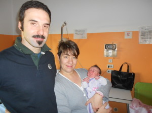 Agata Lorio con i genitori: è l’ultima nata 2013