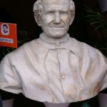 Il busto di don Bosco in piazza Oratorio don Bosco ad Occimiano