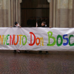 Striscione di benvenuto davanti alla Cattedrale di Sant'Evasio a Casale Monferrato