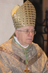 04-04-2013 il vescovo alceste catella in duomo per il gioved santo
