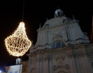 luci davanti a chiesa di Santa Caterina