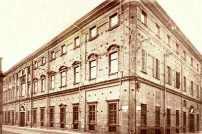 facciata storica palazzo leardi sede istituto scolastico