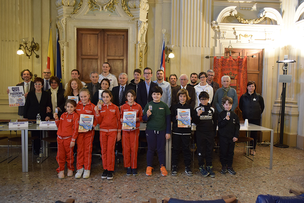 Facciamo squadra: foto gruppo in Comune a Casale alla conferenza stampa