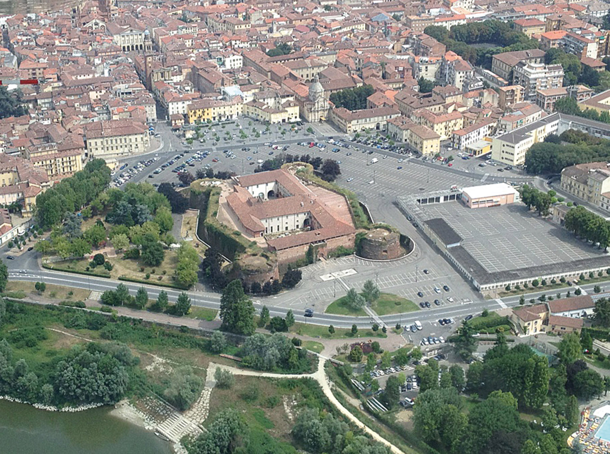 veduta aerea castello paleologi casale