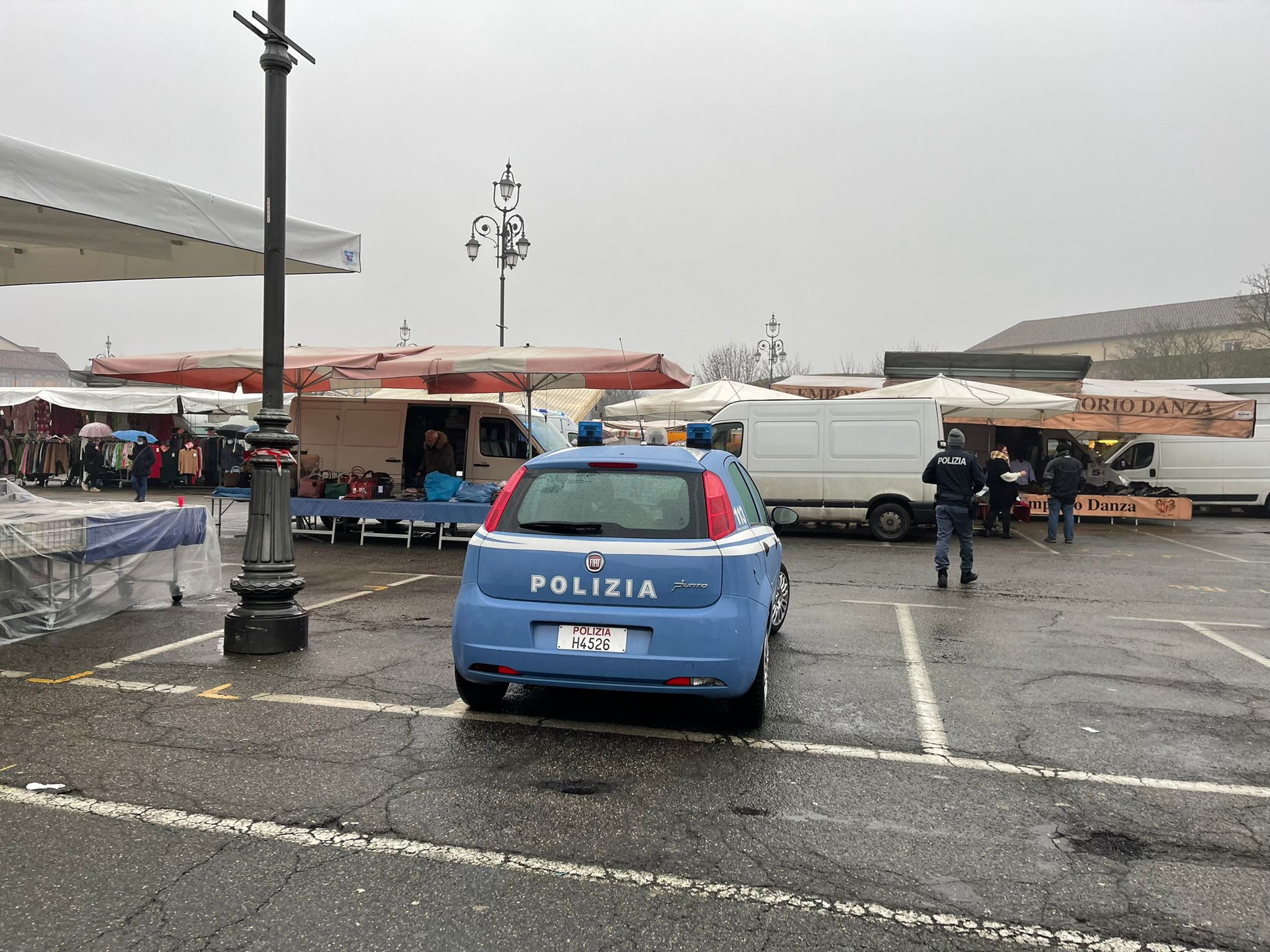 mercato auto polizia